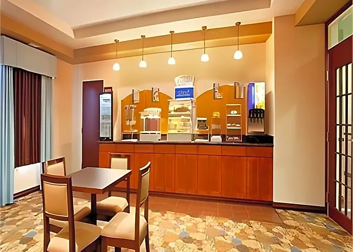 Pike - Bloomington Southeast Area Hotel Le Roy